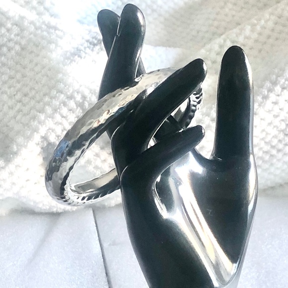 SILPADA Sterling Silver Hammered Oval Bangle Bracelet B31117 - Picture 5 of 17